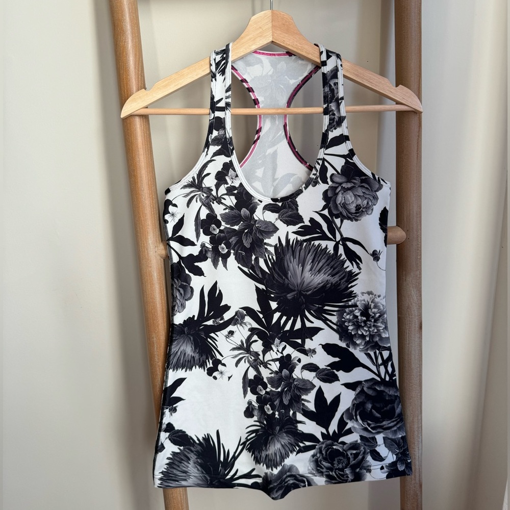Lululemon Cool Racerback in Brisk Bloom Black White Sz 4
